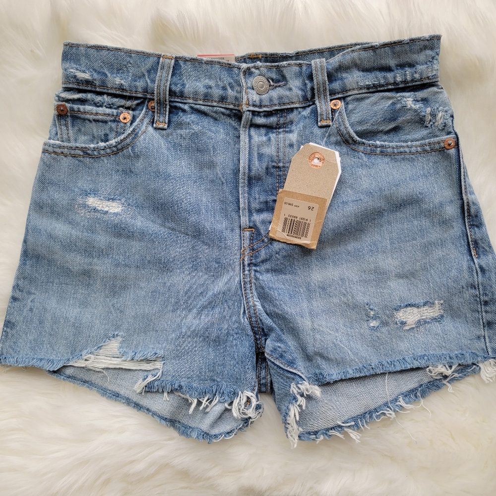 Levi's Wedgie Denim Shorts in Light Wash